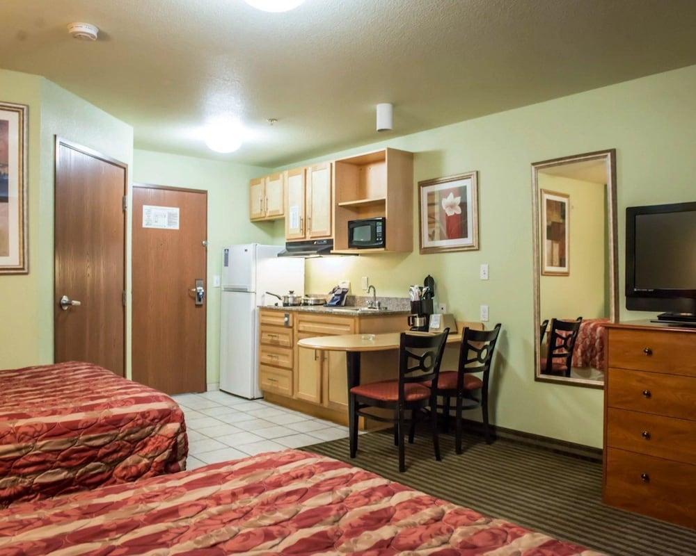 Suburban Studios Near Panama City Beach Exterior photo